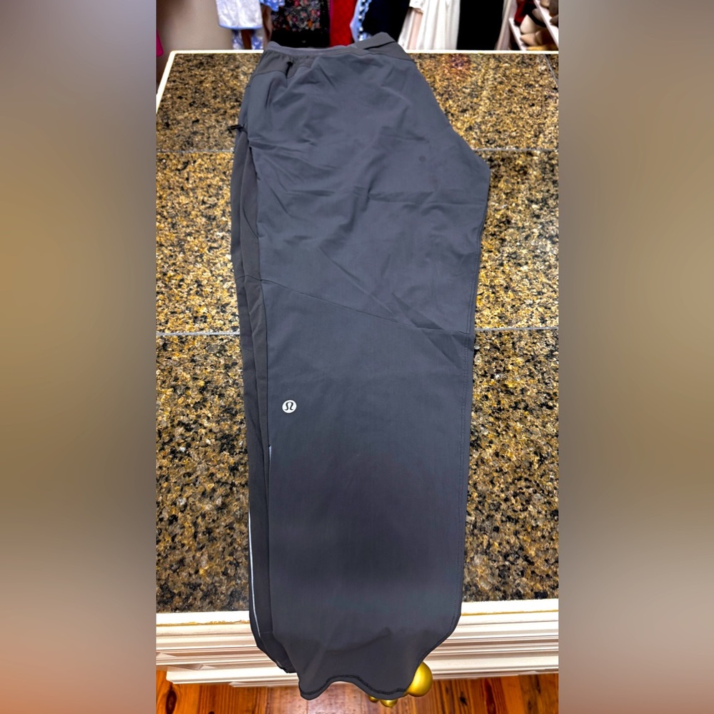 Lululemon Joggers, great conditon.